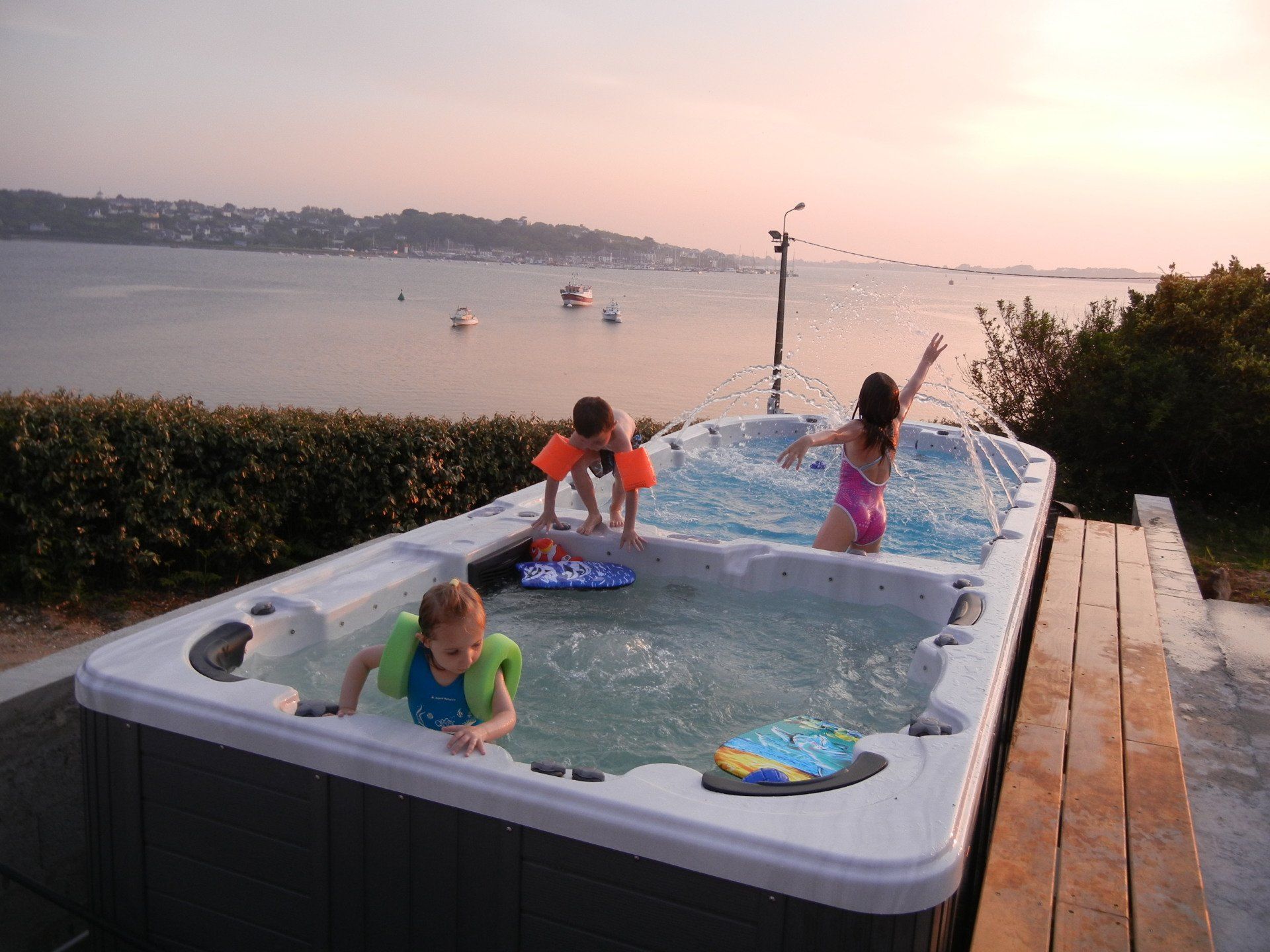spa de nage bluelagoonspas