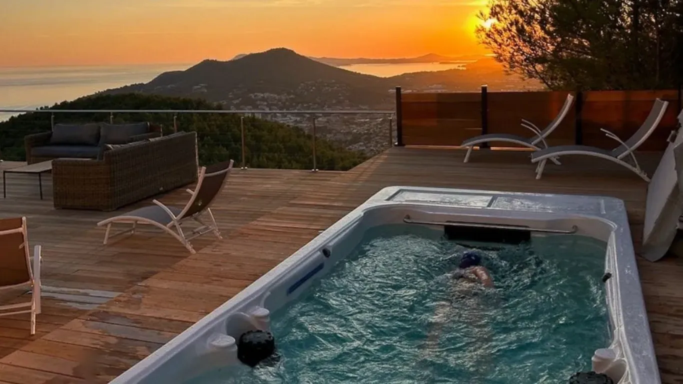 spa de nage exterieur