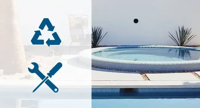 Une piscine avec un symbole de recyclage et une clé à côté.