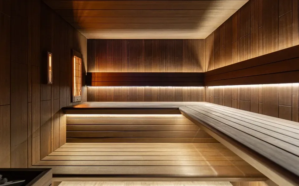 Sauna ou hammam : quelles différences et lequel installer chez soi ?