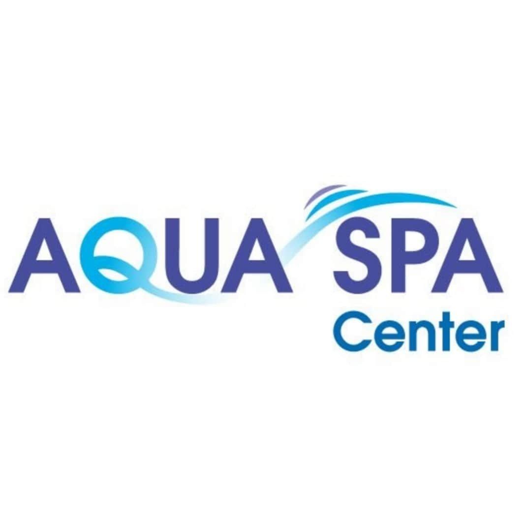 El logotipo del centro Aqua Spa es azul y blanco.
