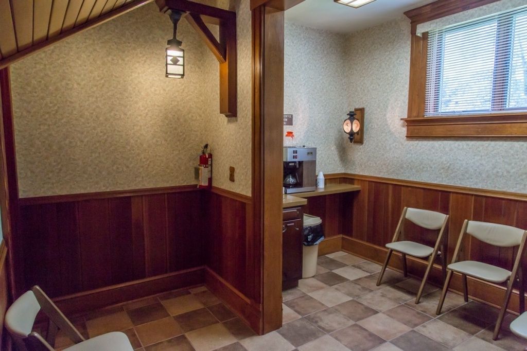 Spear-Mulqueeny Funeral Homes