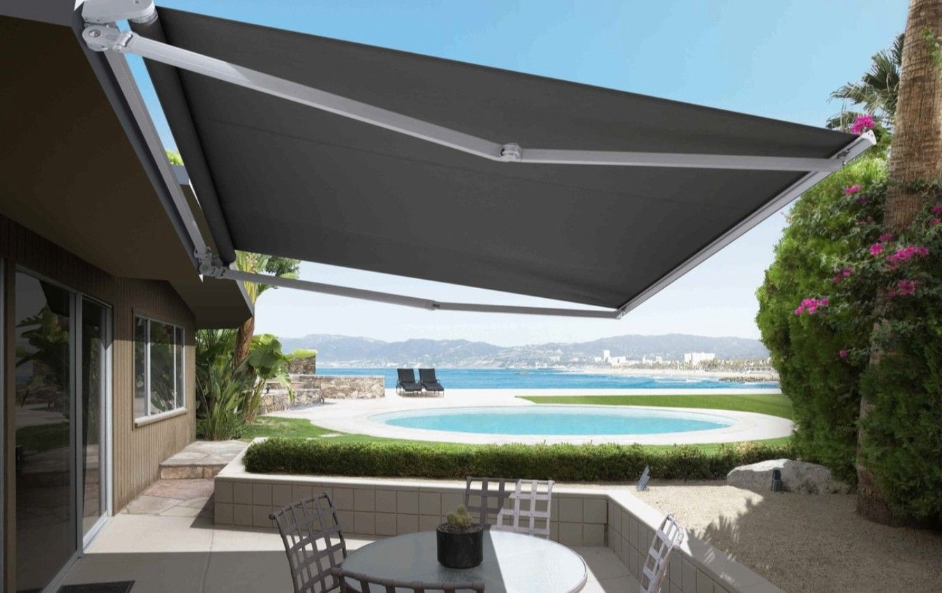 Honeycomb blocks sunlight, filters sunlight and provides insulation.