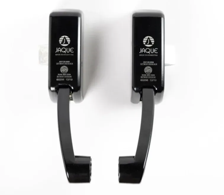 Sensor de pared negro y soportes laterales conectados por una barra/barra de seguridad roja.
