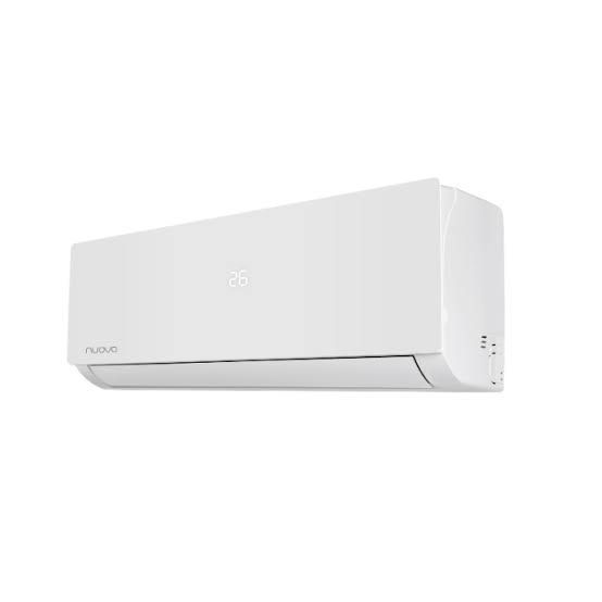 Witte Nuova buitenunit voor airconditioning met groot rond ventilatorrooster aan de linkerkant.
