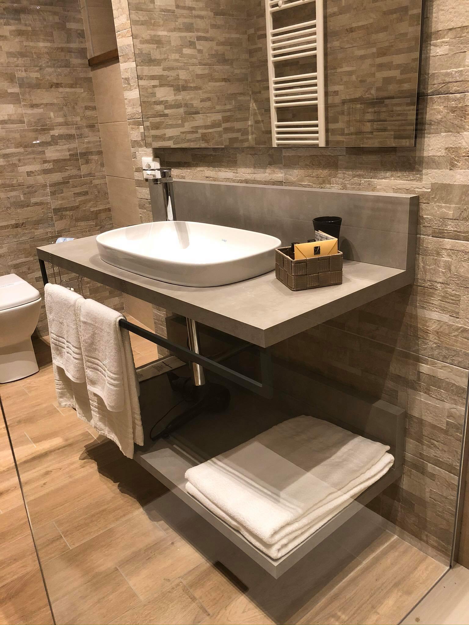 camere doppie e triple con bagno