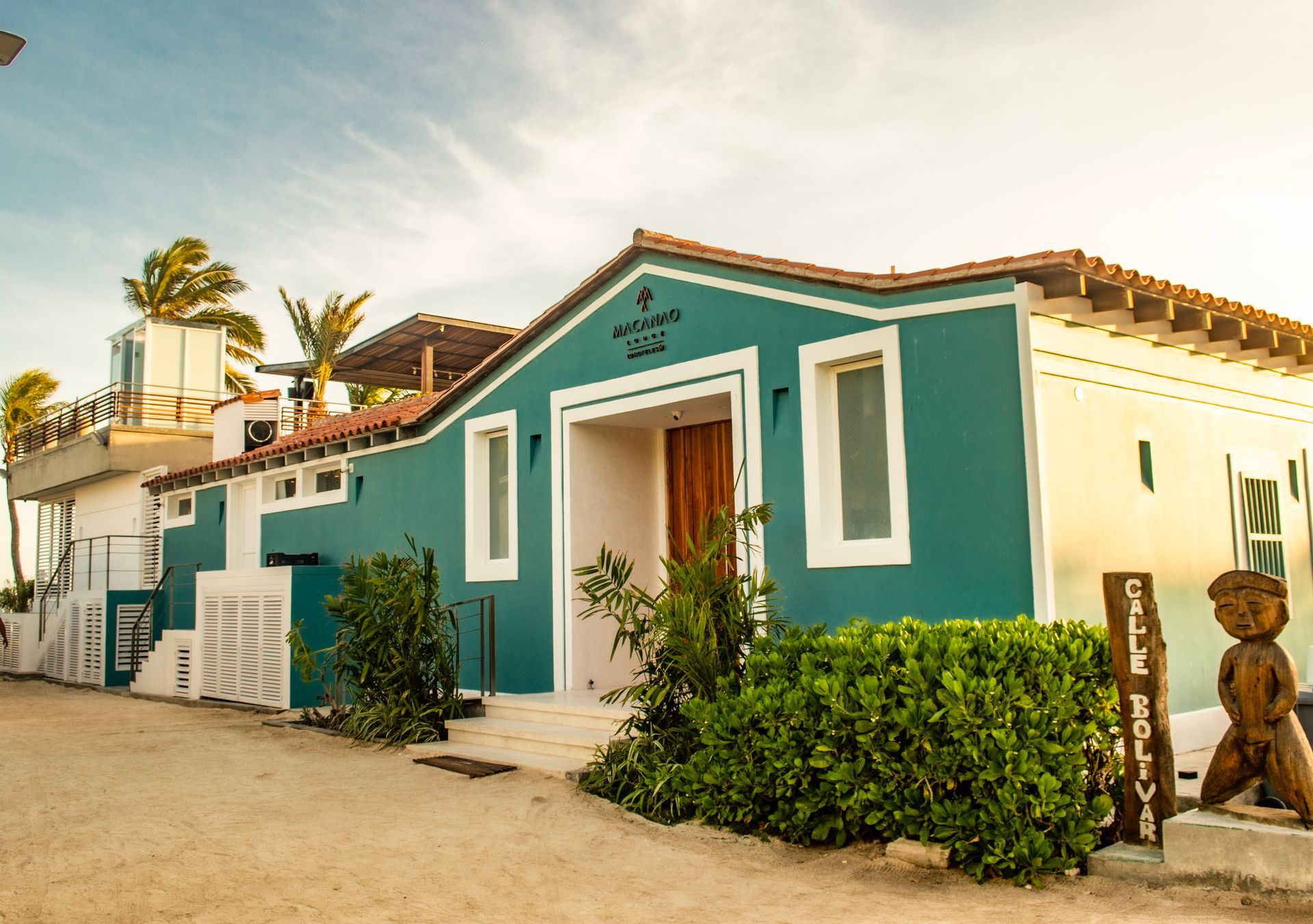 Fachada de Macanao Lodge by LD en Los Roques.