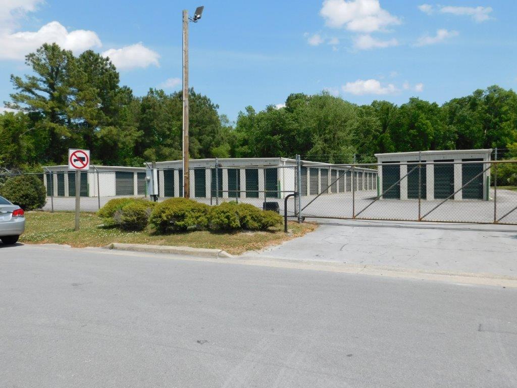 new bern self storage exterior