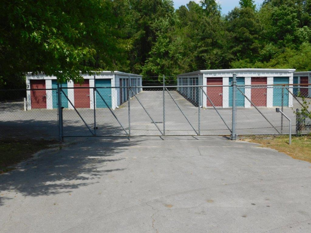 advantage mini storage exterior