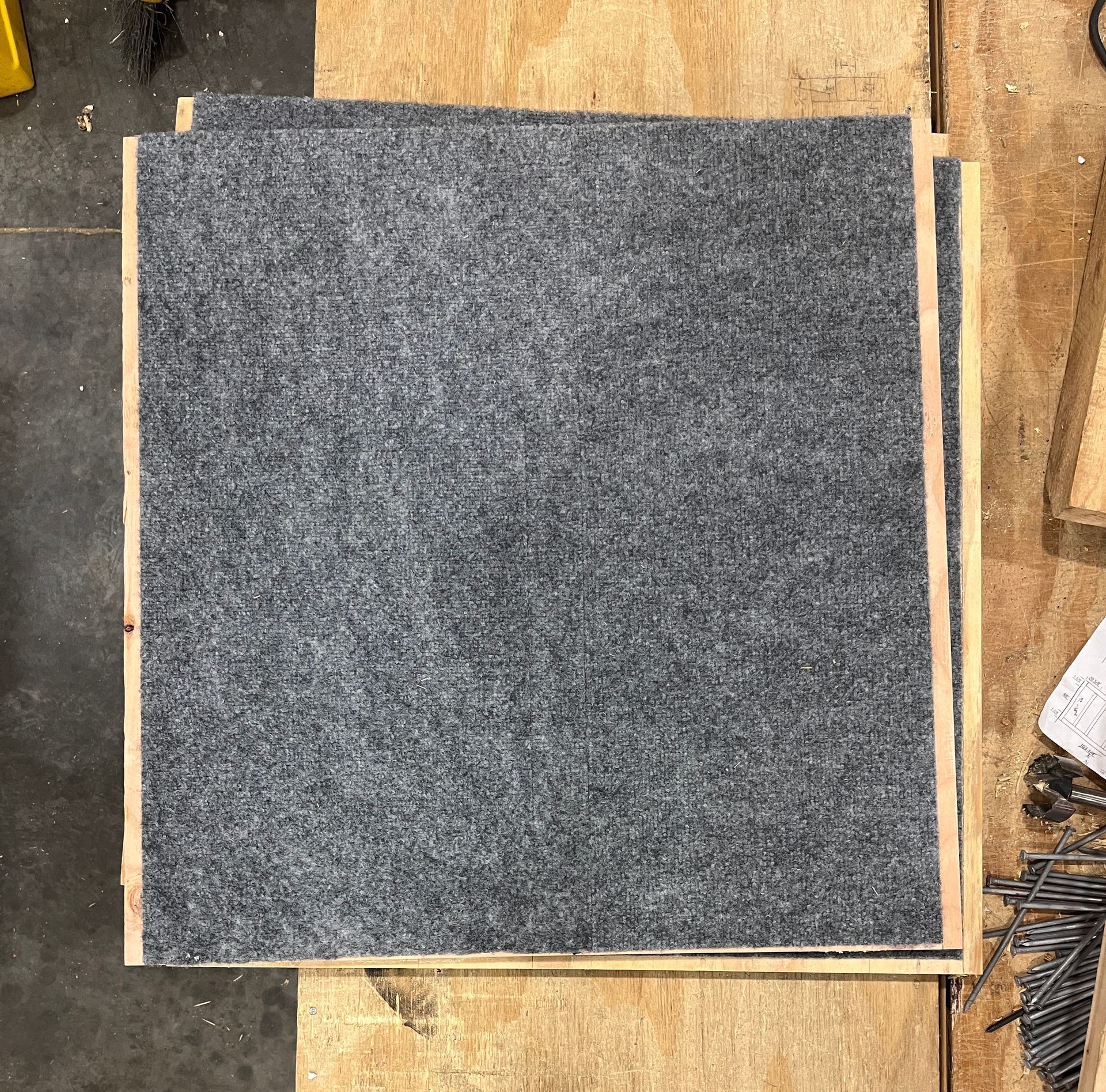 The felt-lined partitions meant to slot into the crate