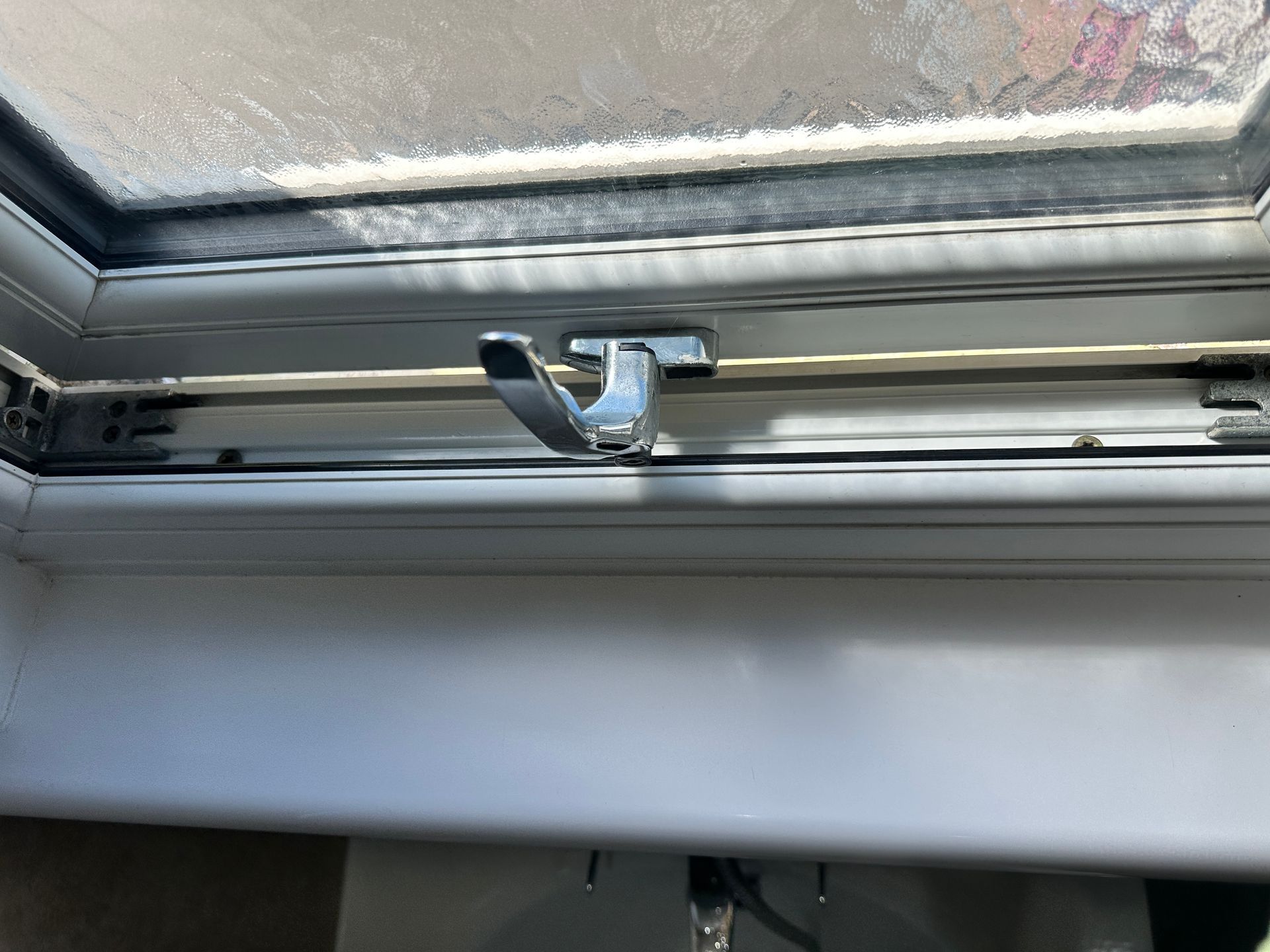 Window crevice cleaning - after