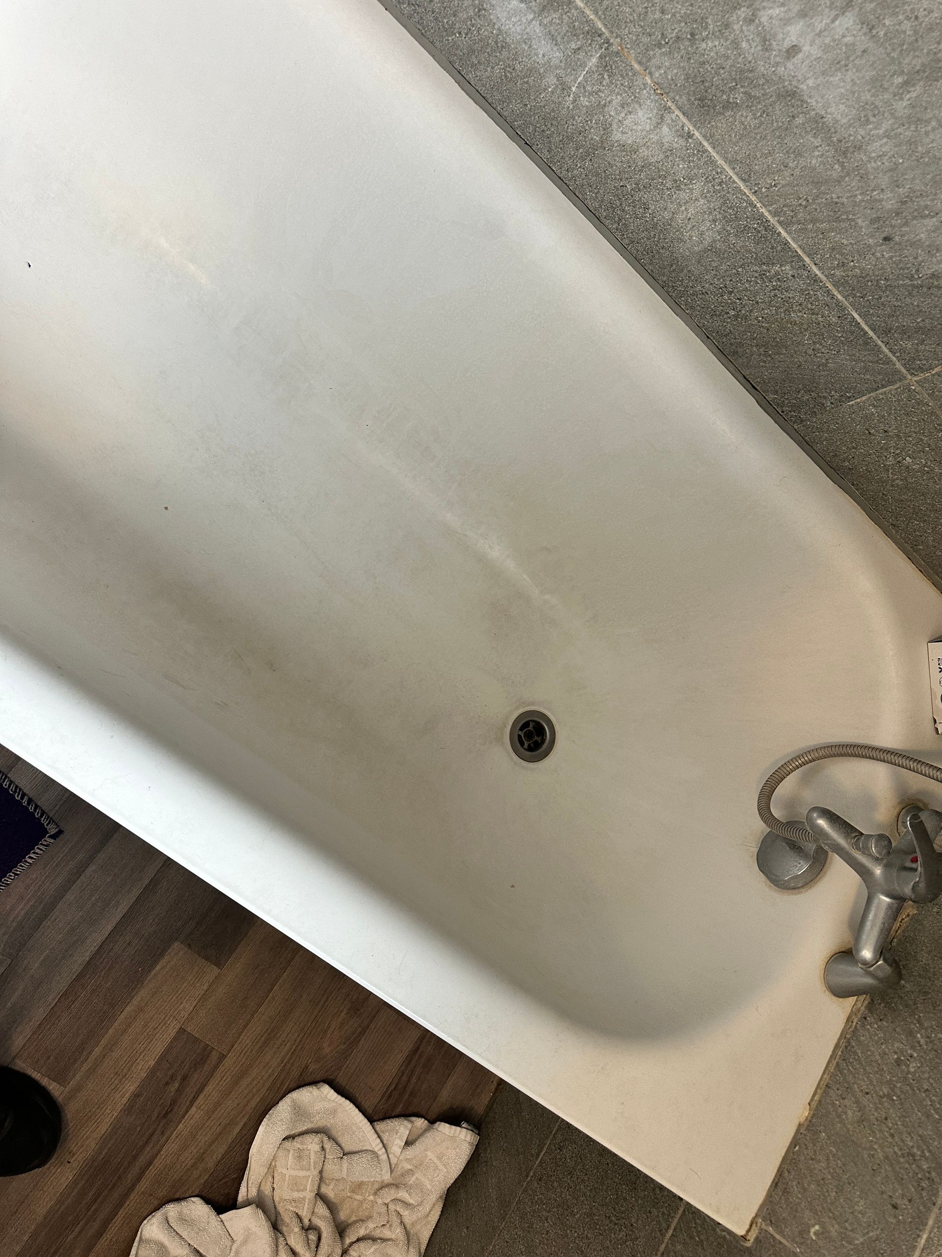 Bath cleaning - before