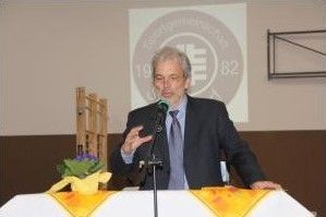 Dr. Michael Hüttenberger am Rednerpult