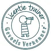 Een blauwgroene badge. Een stokfiguur kijkt door een telescoop. De tekst: 
