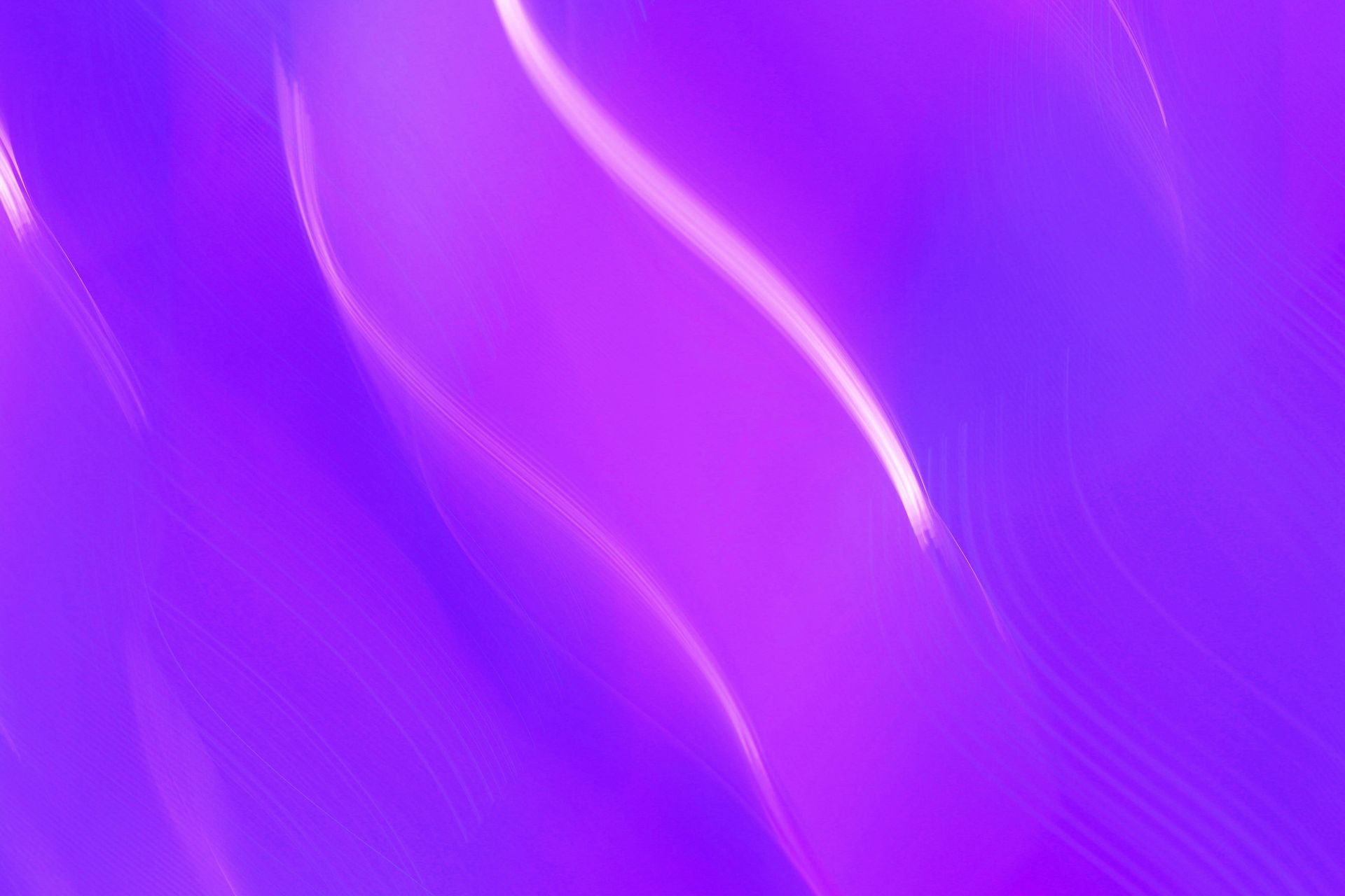 Abstracte paarse en violette golvende lijnen.