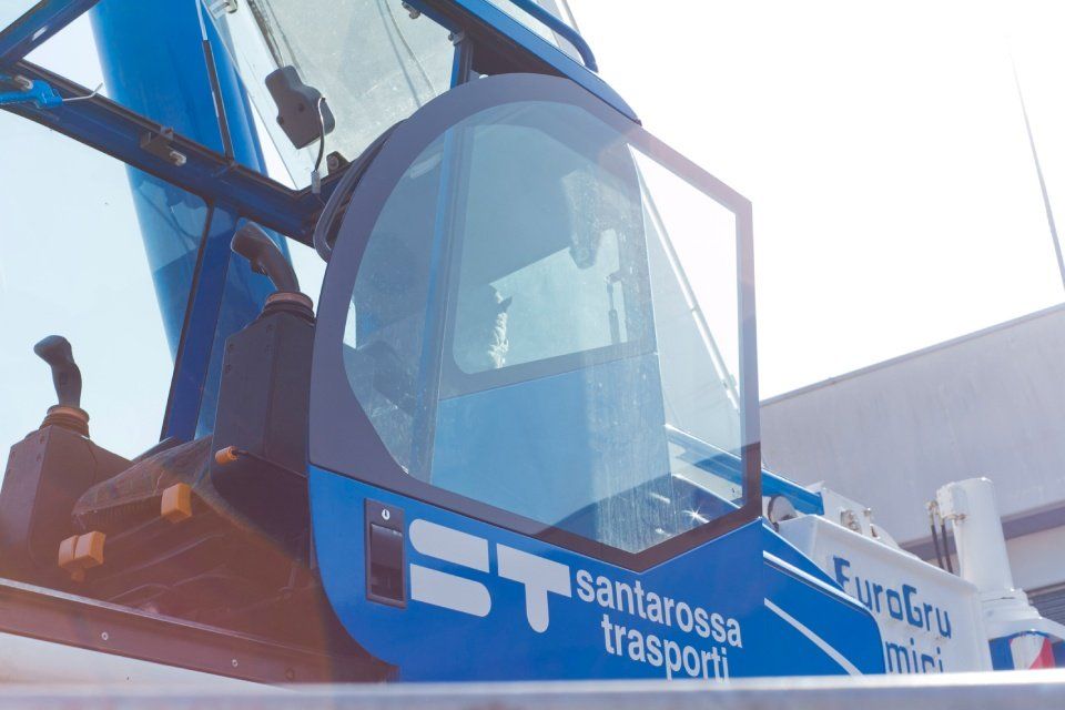 mezzo pesante della ditta di trasporti