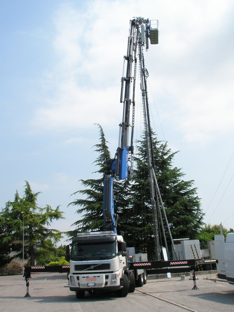 piattaforma aerea per potature