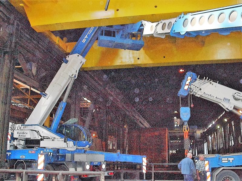 fase di montaggio di un carroponte