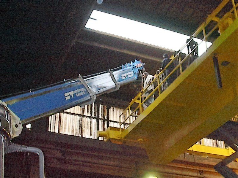 fase di montaggio di un carroponte industriale