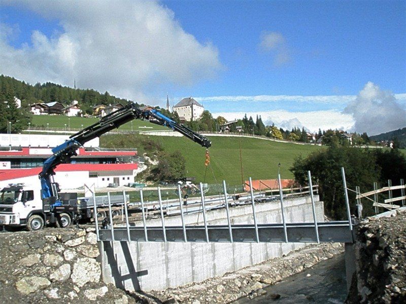 cantiere per realizzazione di una pista