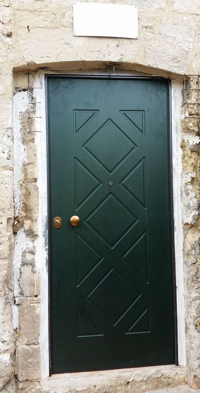 porta blindata con pannello verde