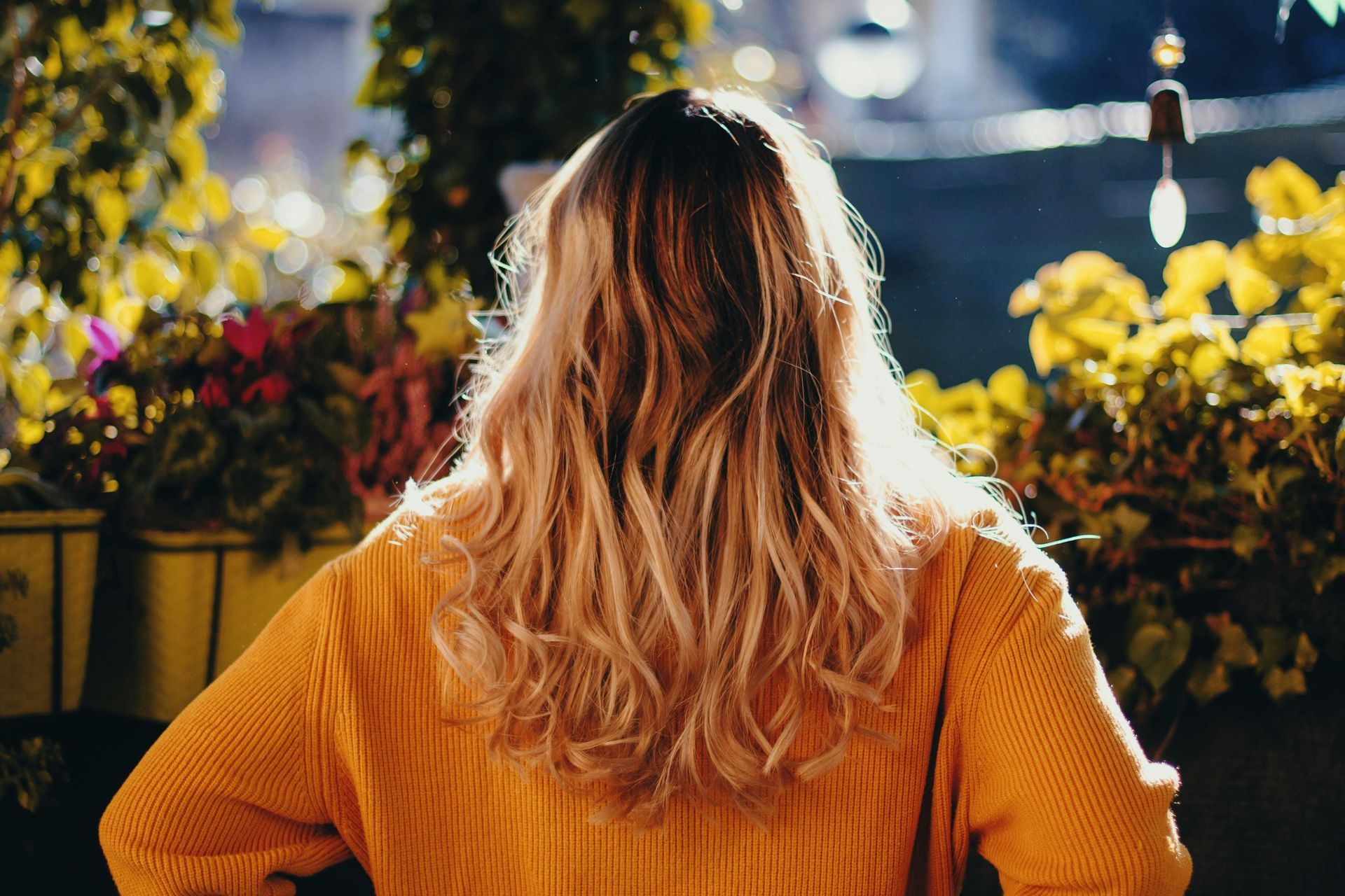 Balayage highlight example on shorter hair