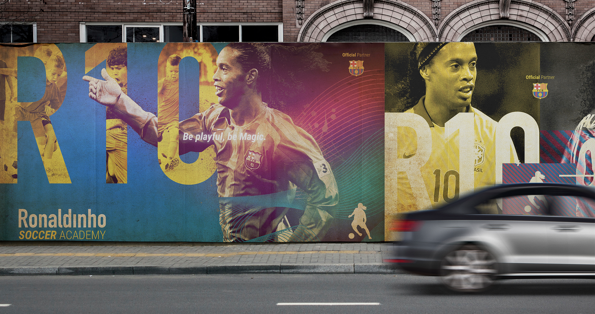 Ronaldinho Soccer Academy Um carro passa por um outdoor de Ronaldinho na beira da estrada.