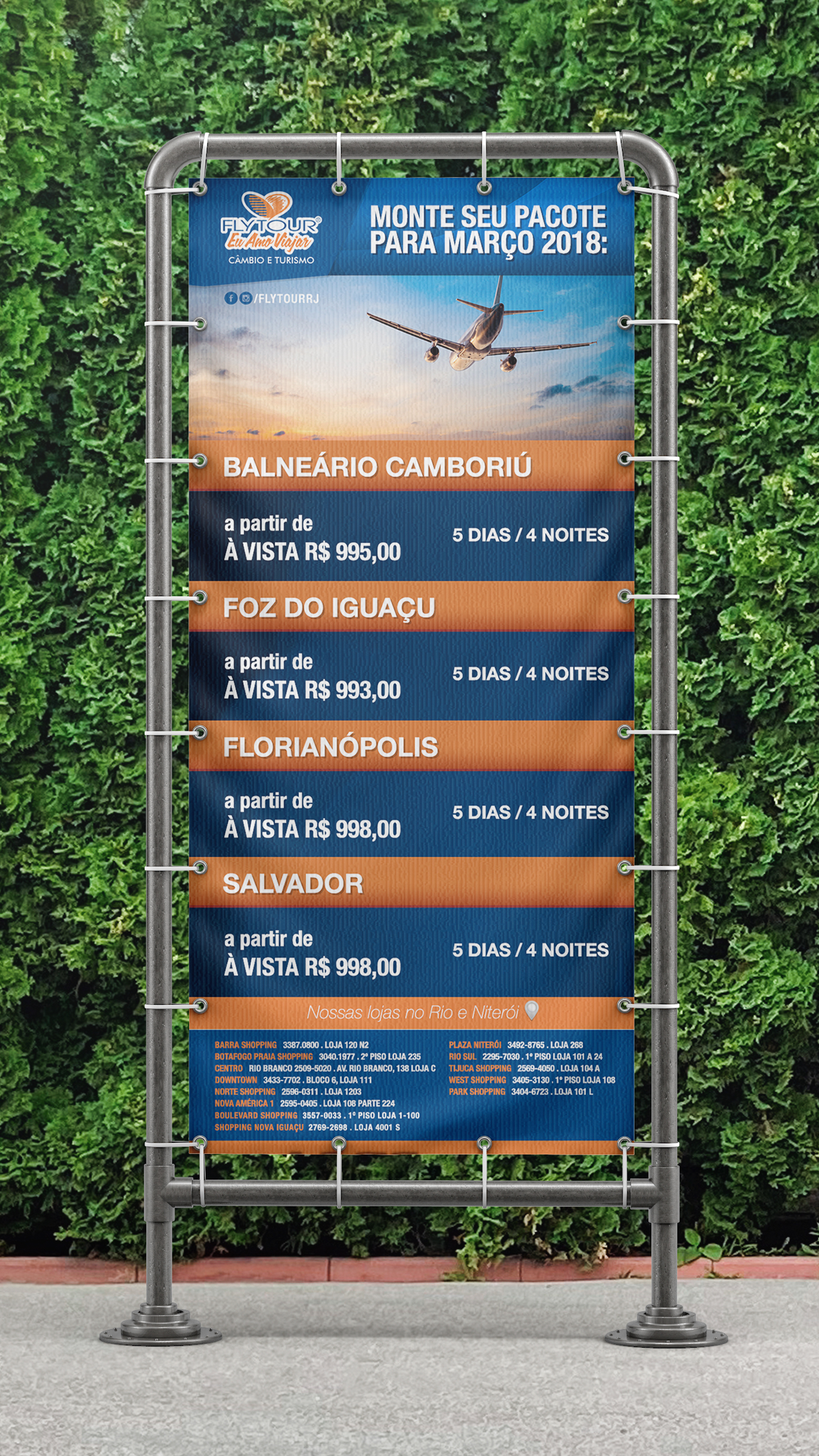 Uma grande placa com a foto de um avião