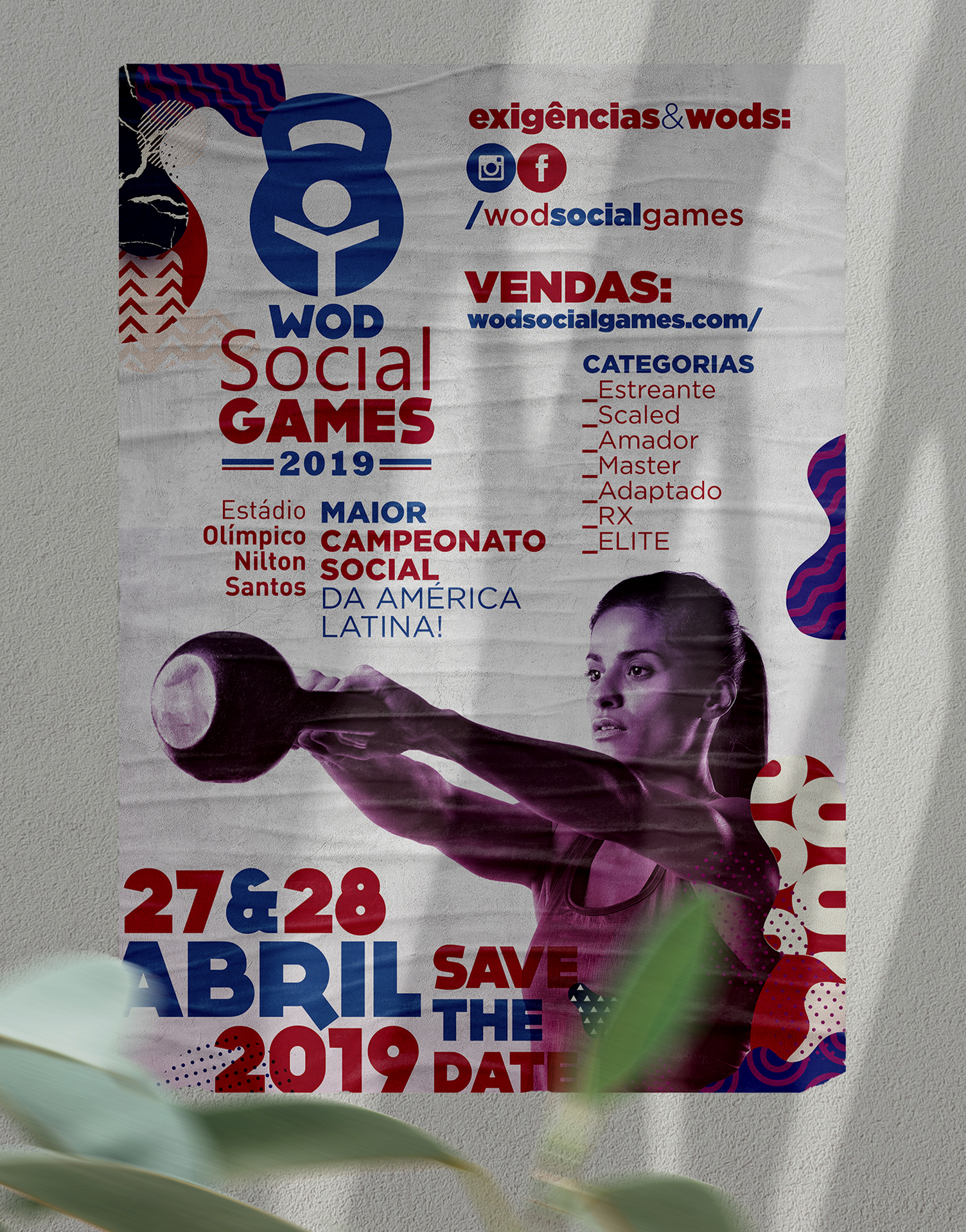 Wod Social Games Crossfit Um pôster para os jogos sociais wod 2019 com uma mulher segurando um kettlebell.