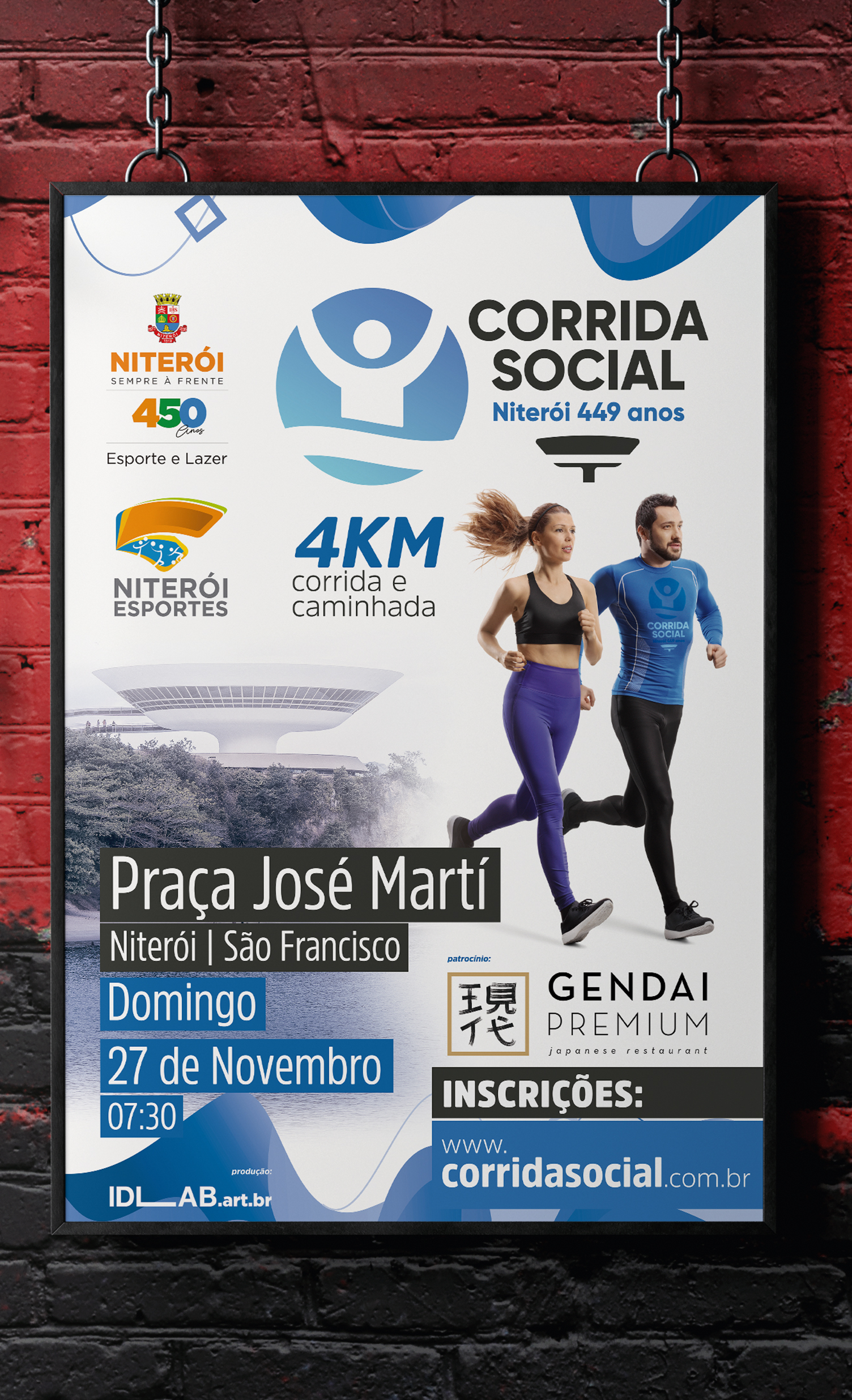 Corrida Social Um pôster de um evento de corrida está pendurado em uma parede de tijolos.