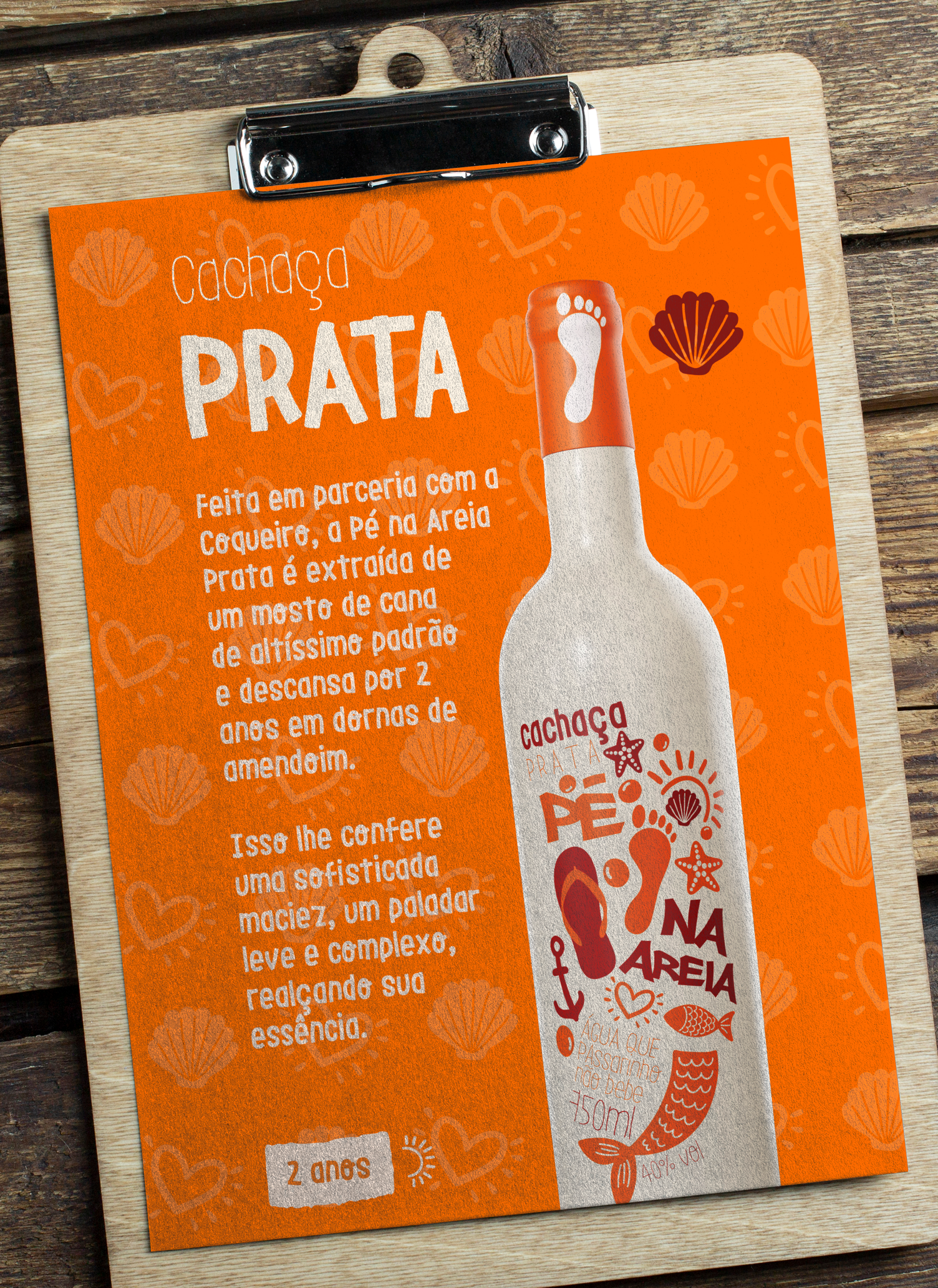 Pé na Areia Cachaça Um conjunto de pegadas com as palavras na areia