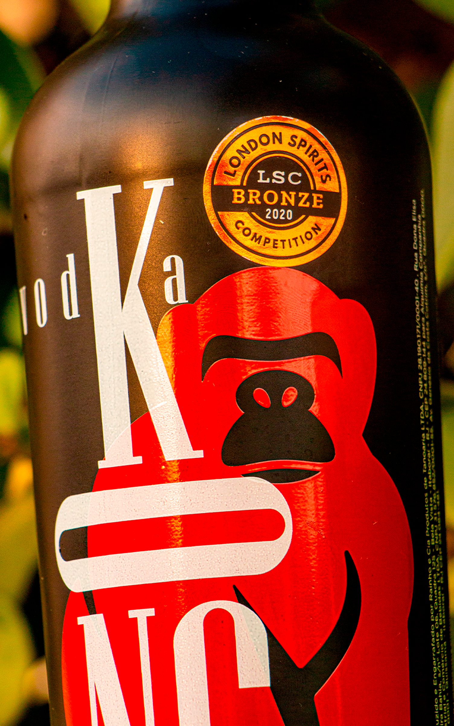 KONG Vodka Uma garrafa de kahlua tem um macaco no rótulo