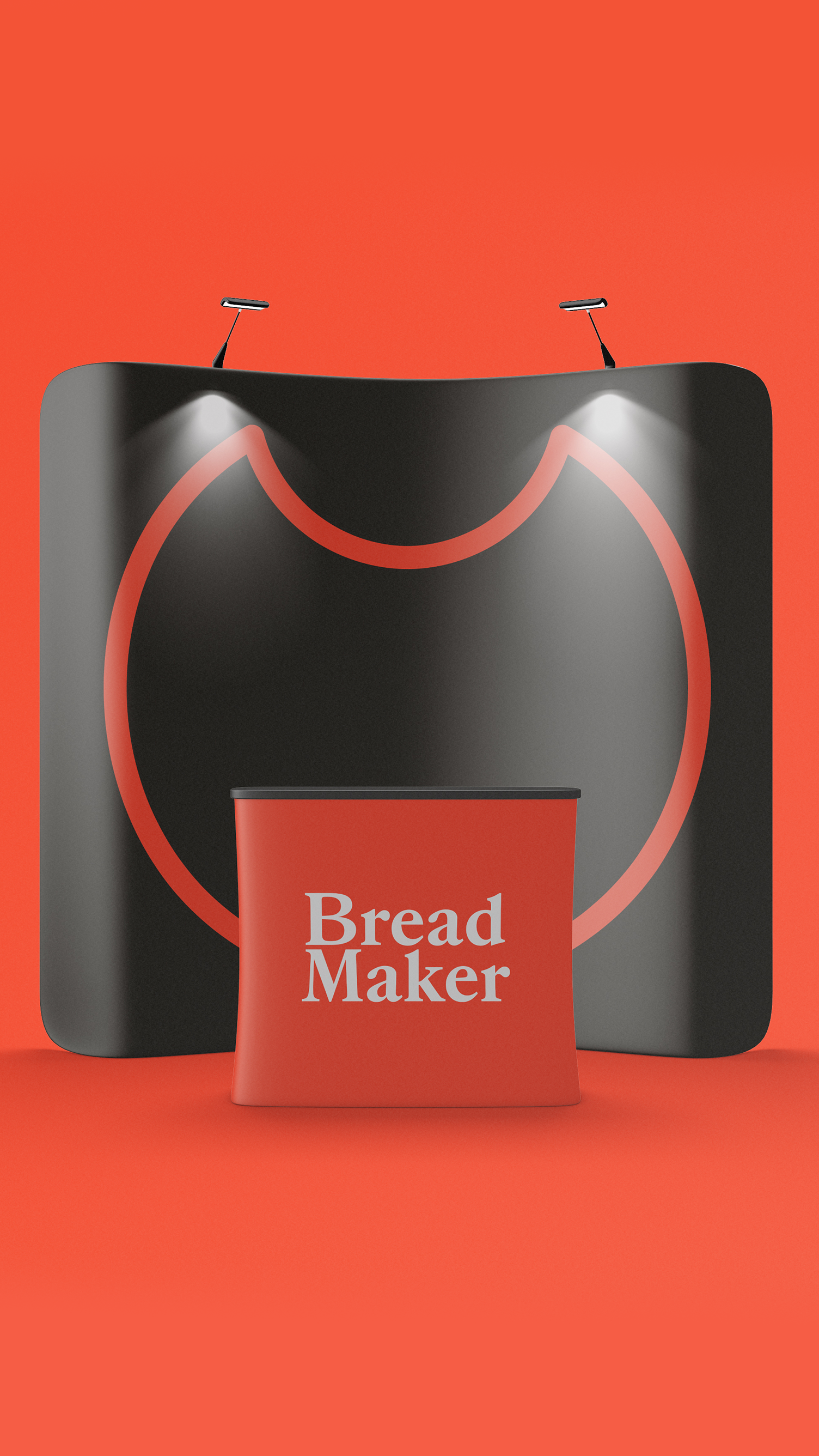 Bread Maker Design Um homem está segurando um hambúrguer na frente de uma multidão de pessoas.
