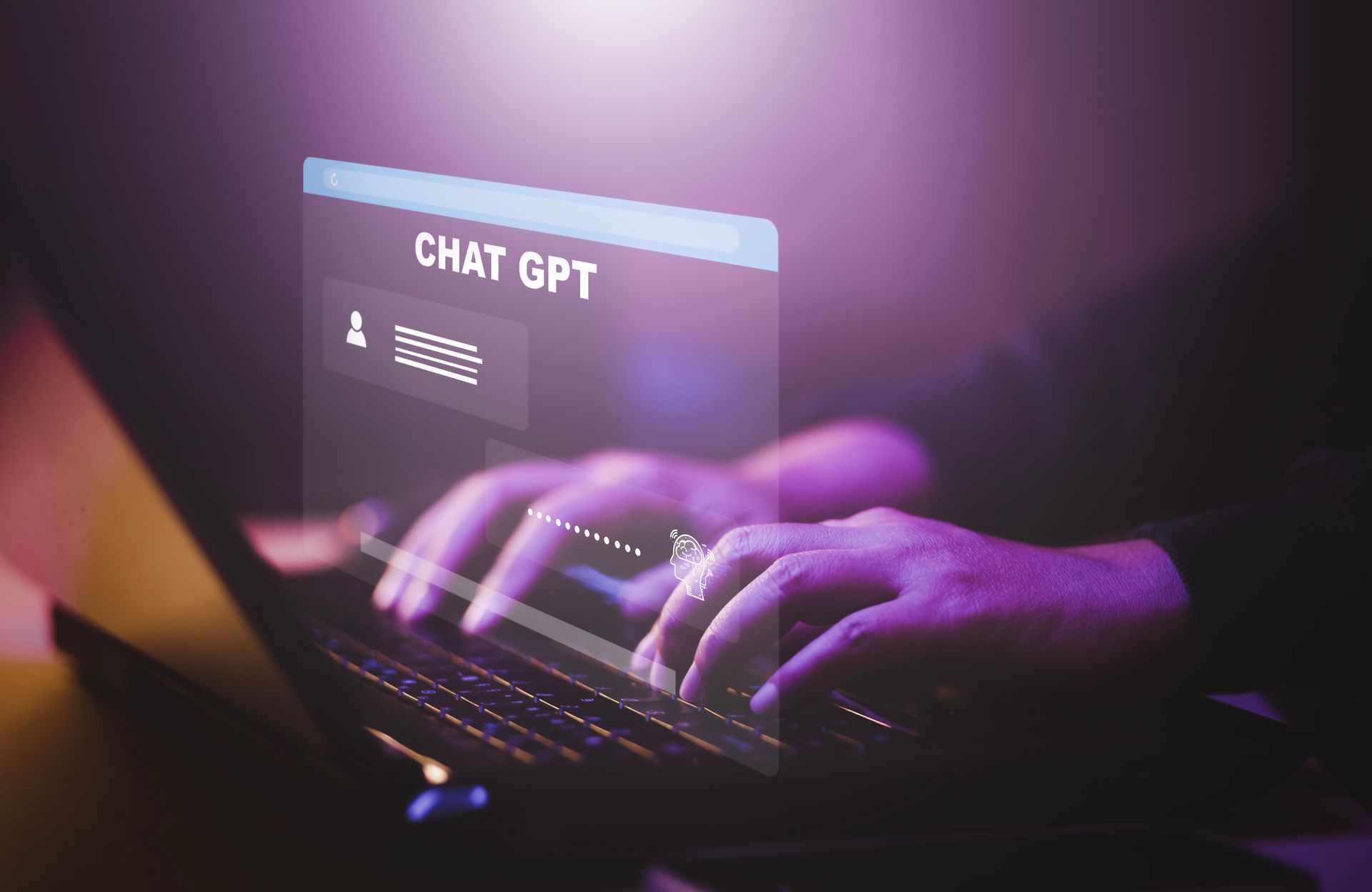 Uma pessoa está digitando em um laptop com uma tela que diz chat gpt.