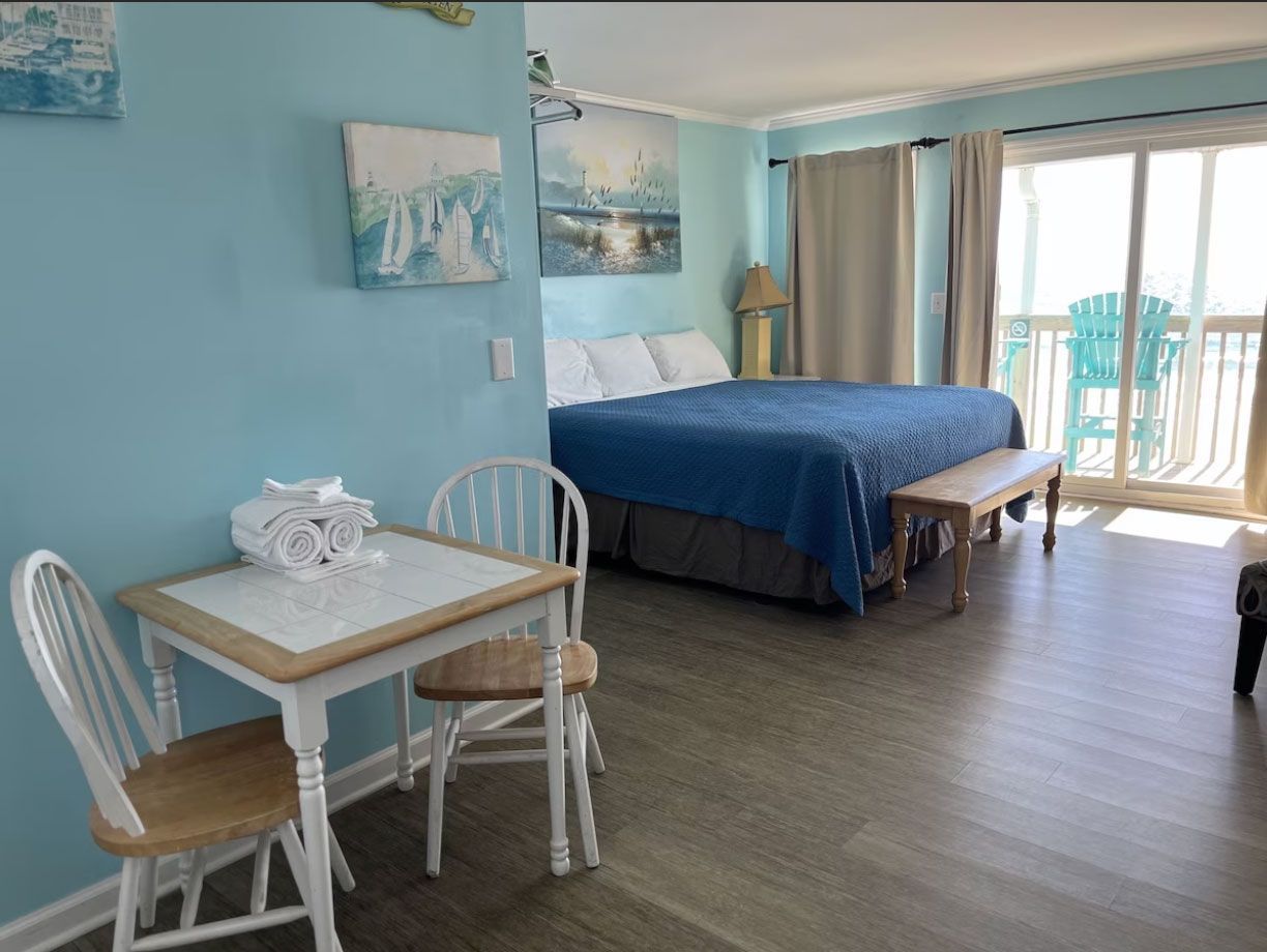 Honeymoon King Bed Efficiency Kitchen