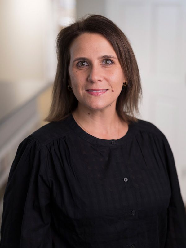 Headshot of Ashley at Advanced Dental Arts