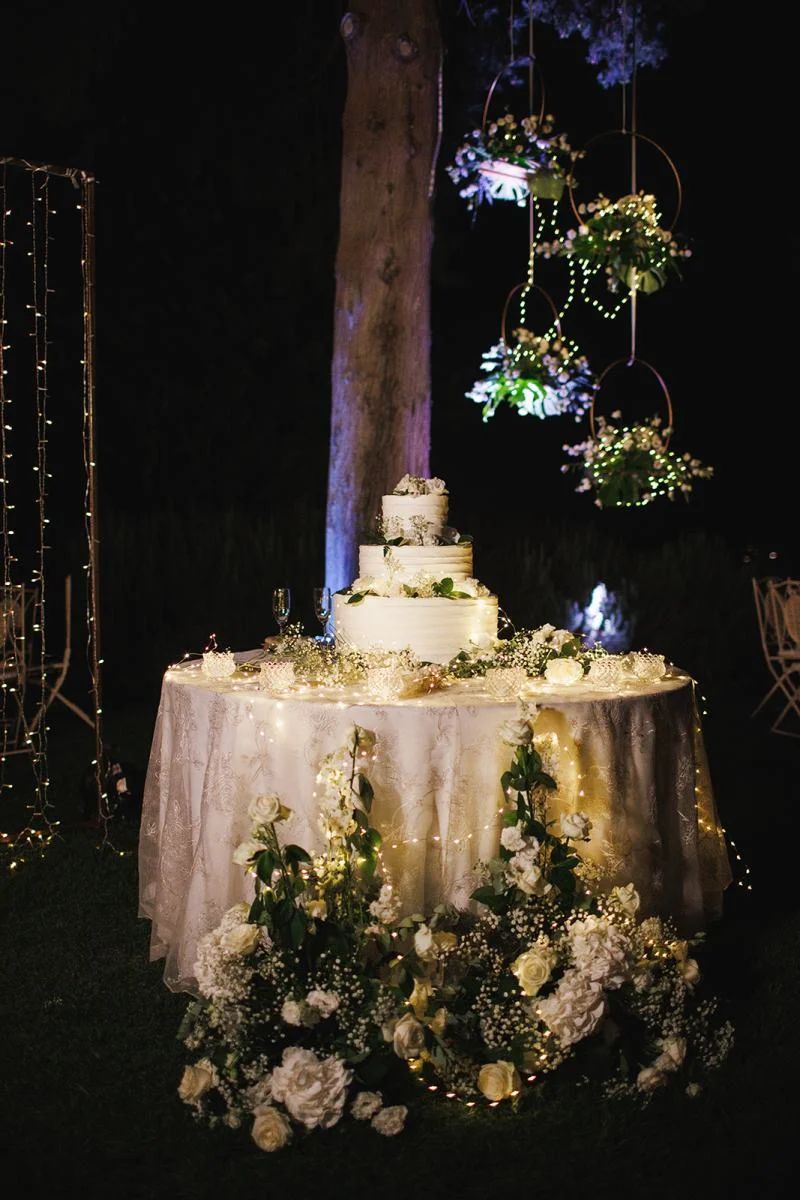 taglio della torta nuziale wedding planner Assisi in Umbria