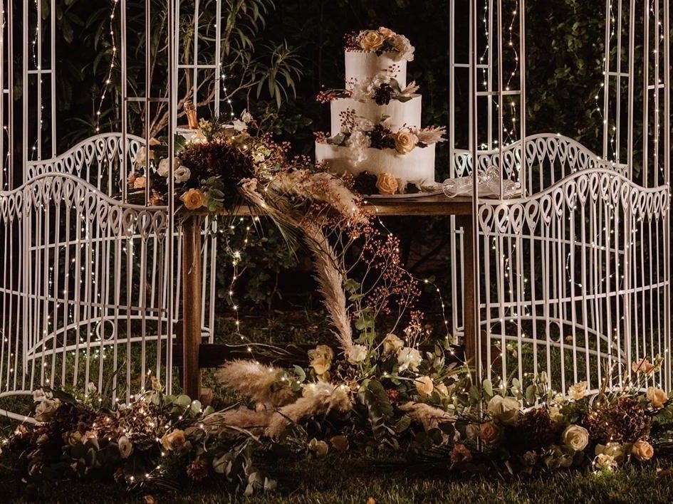 taglio della torta nuziale wedding planner Assisi in Umbria