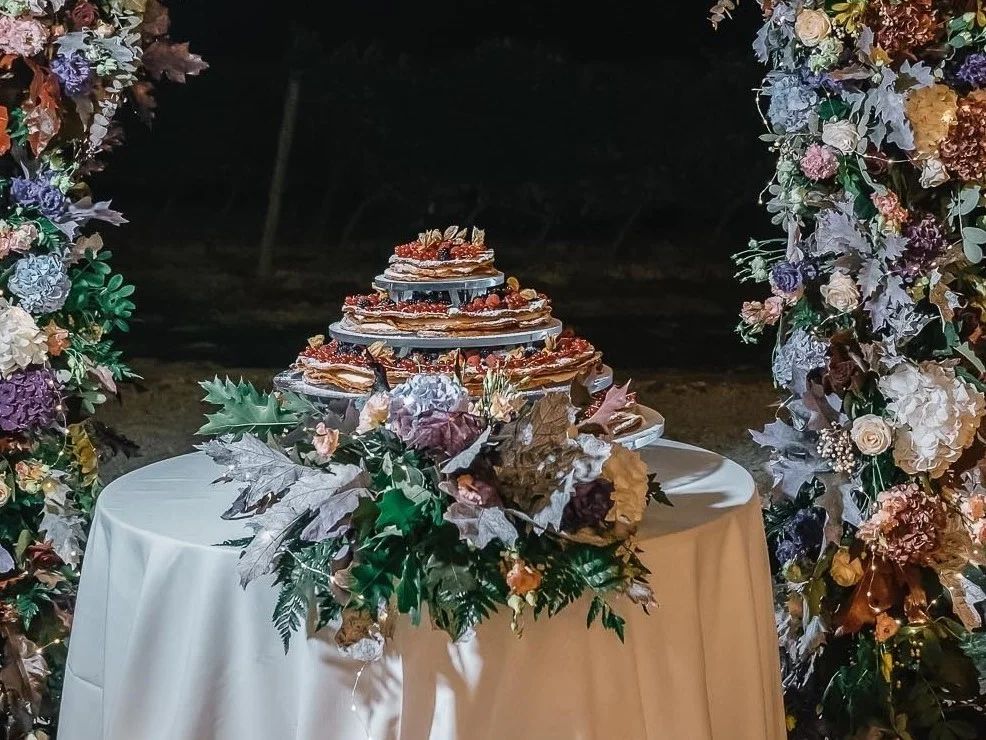 taglio della torta nuziale wedding planner Assisi in Umbria