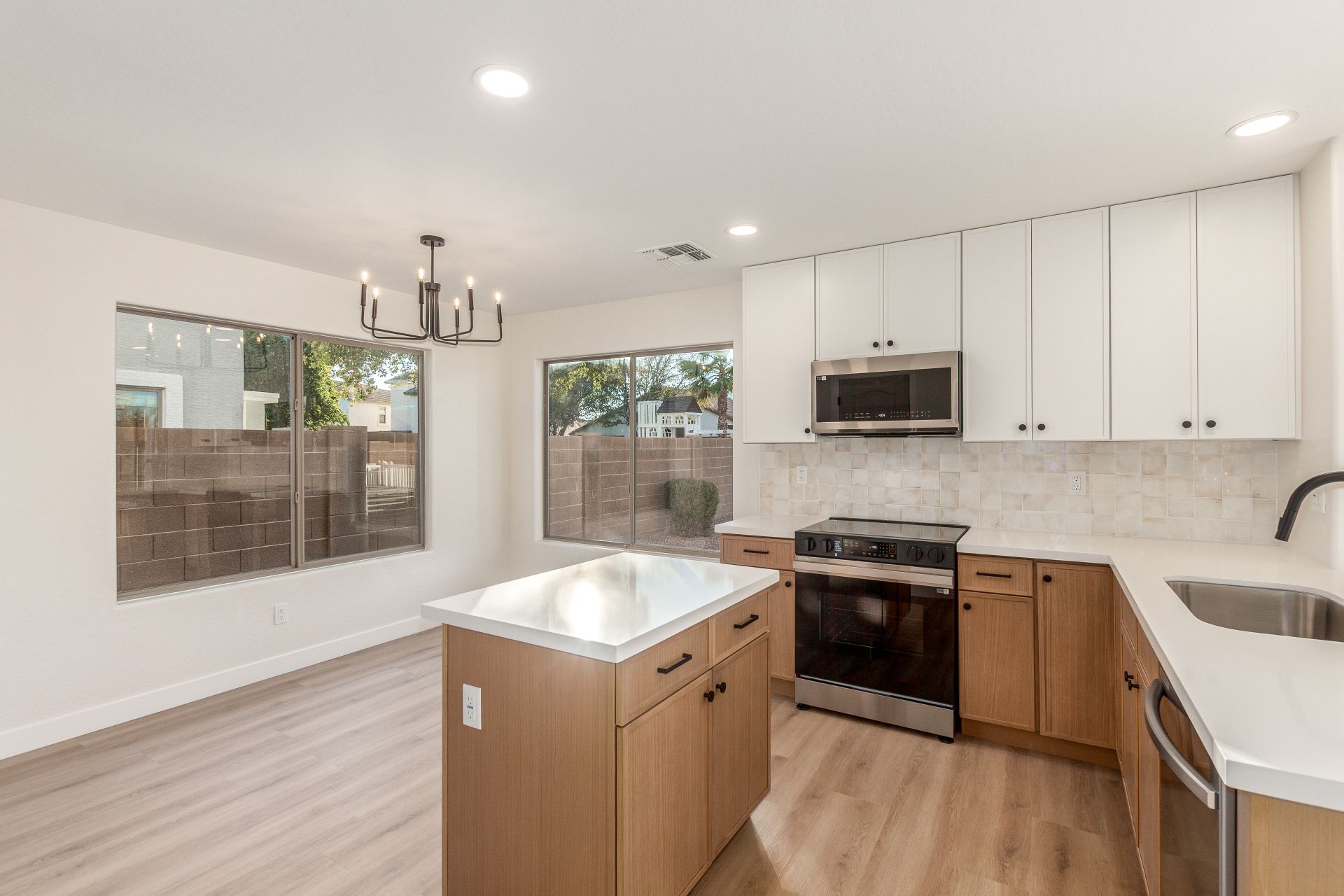 beautiful kitchen from a house sold in san tan valley arizona