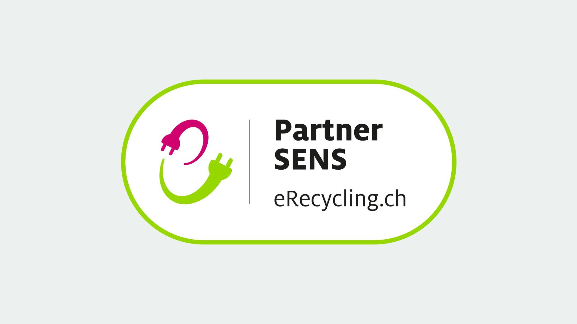 Partner SENS eRecycling.ch Logo mit zweifarbigen Steckersymbolen in einem grünen Oval.