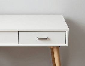 Small-space writing desk