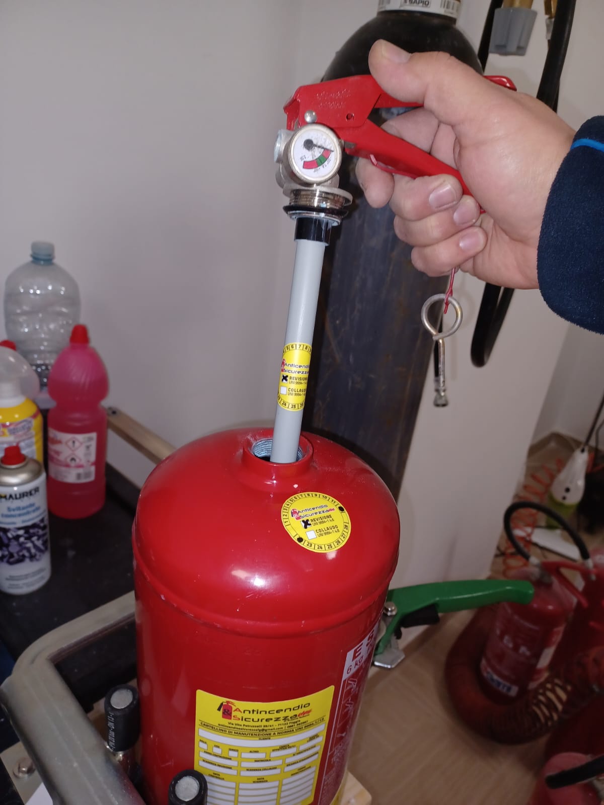Servizio di manutenzione di estintori in Puglia