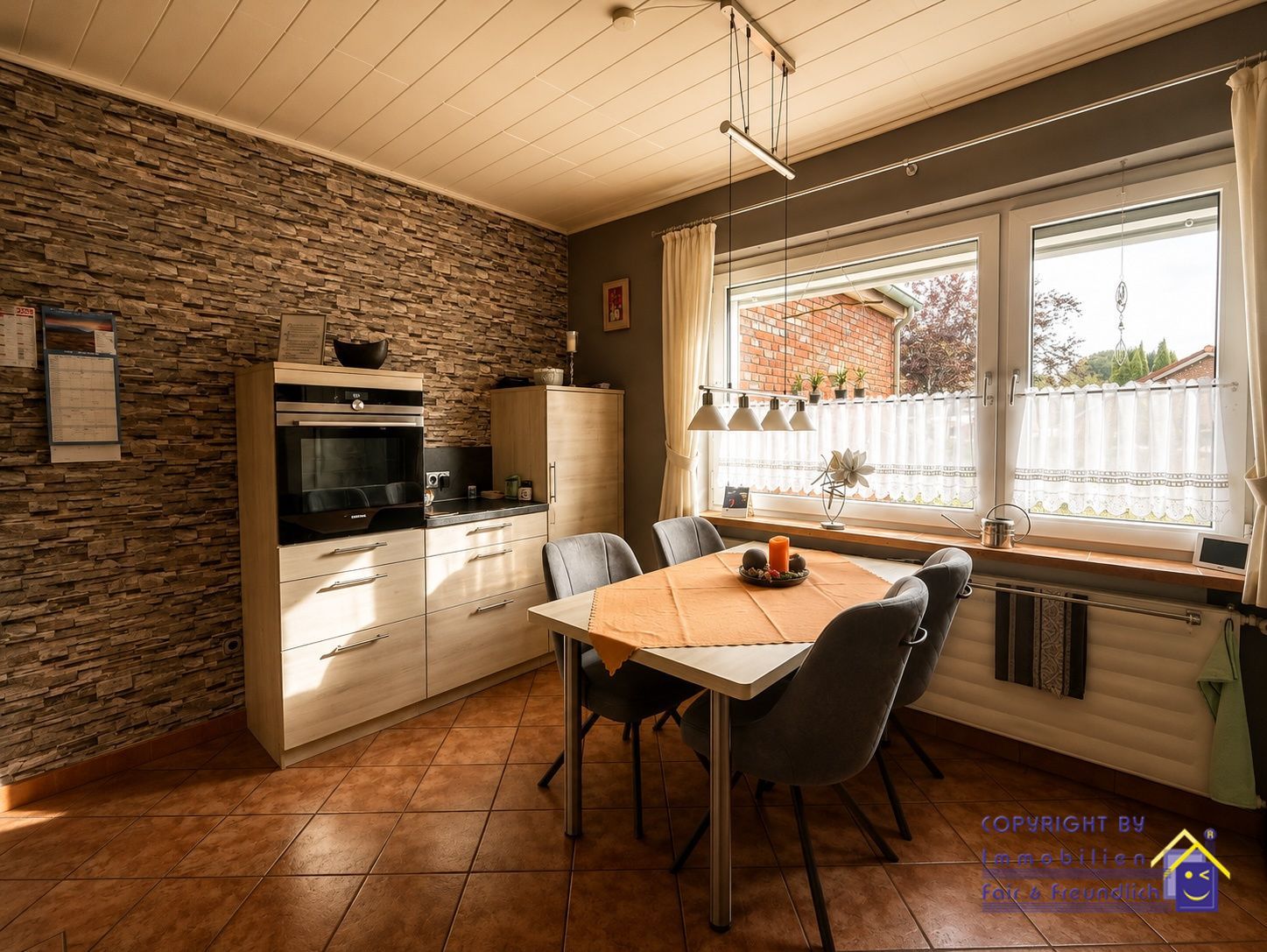 Einfamilienhaus mit 2 Ferienwohnungen in Holtland