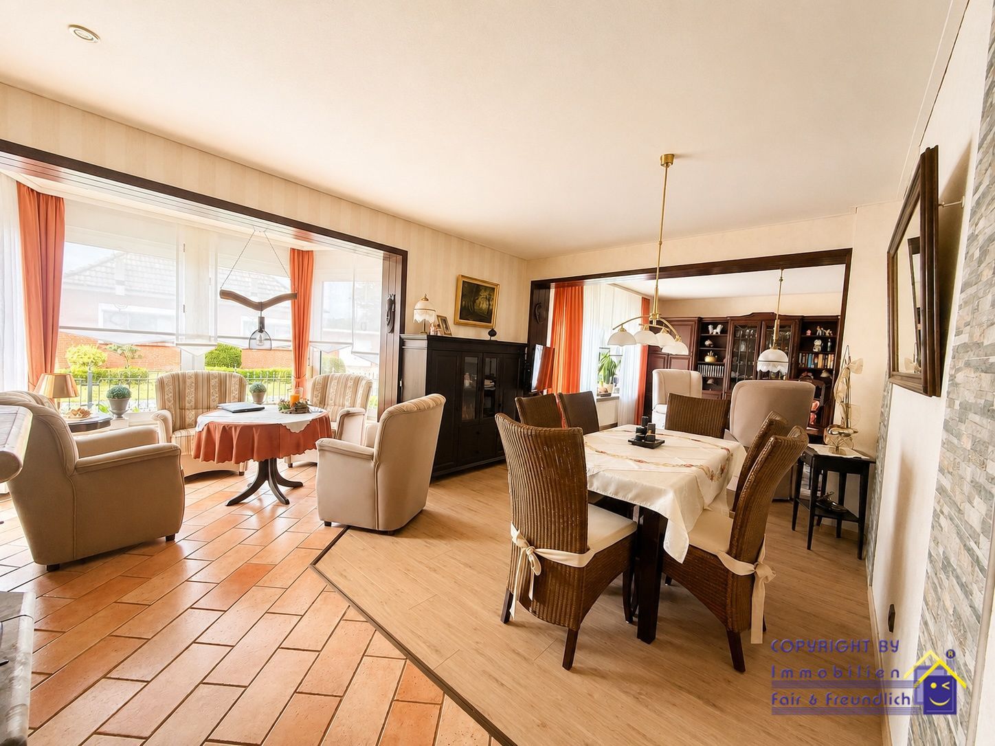 Einfamilienhaus mit 2 Ferienwohnungen in Holtland