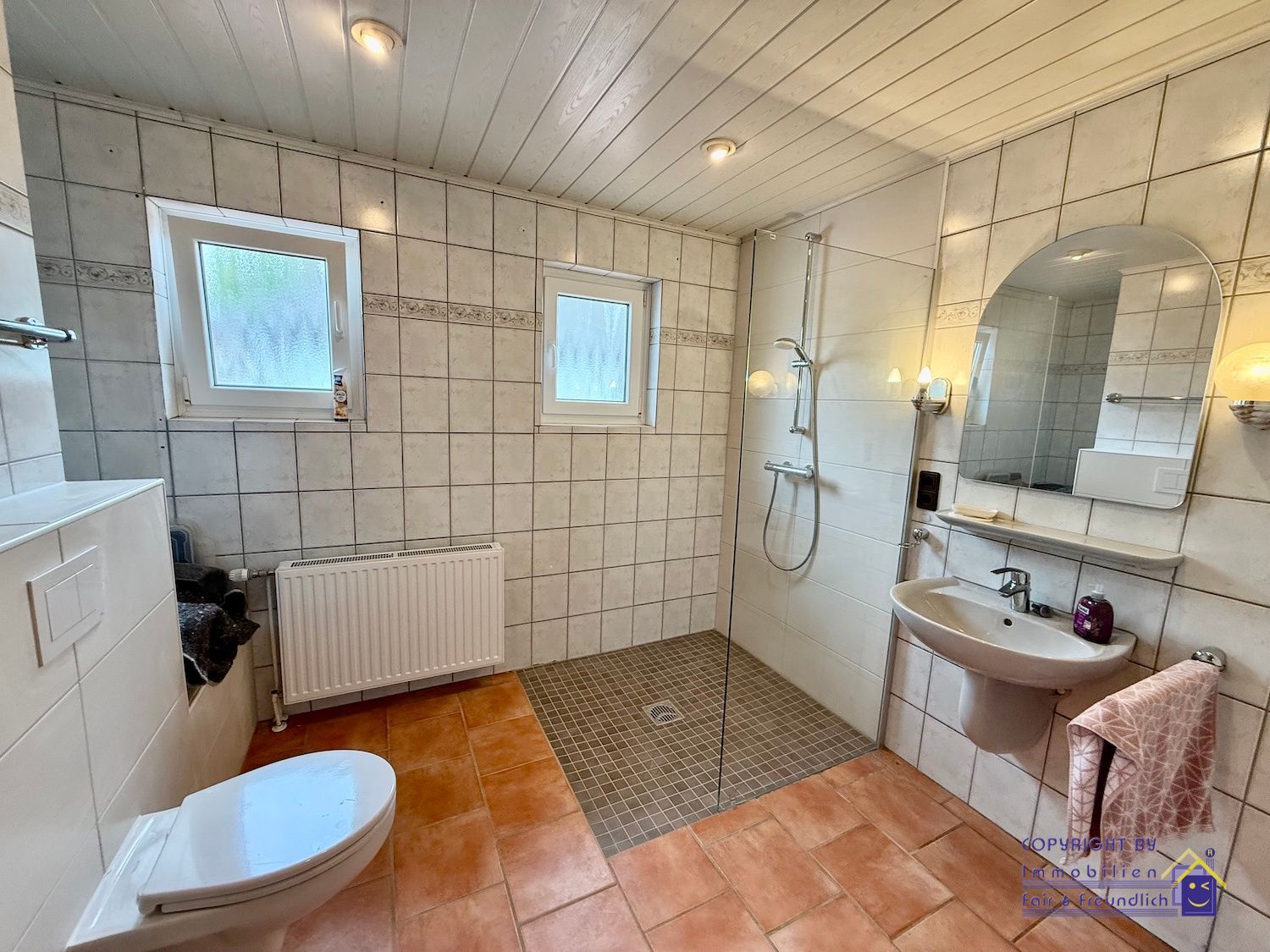 Bungalow mit Doppelgarage in Moormerland