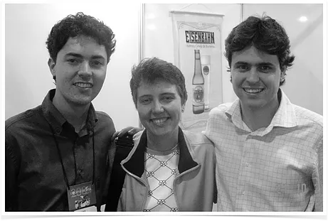 Bruno e Juliano Mendes com sua prima Roberta Sudbrack