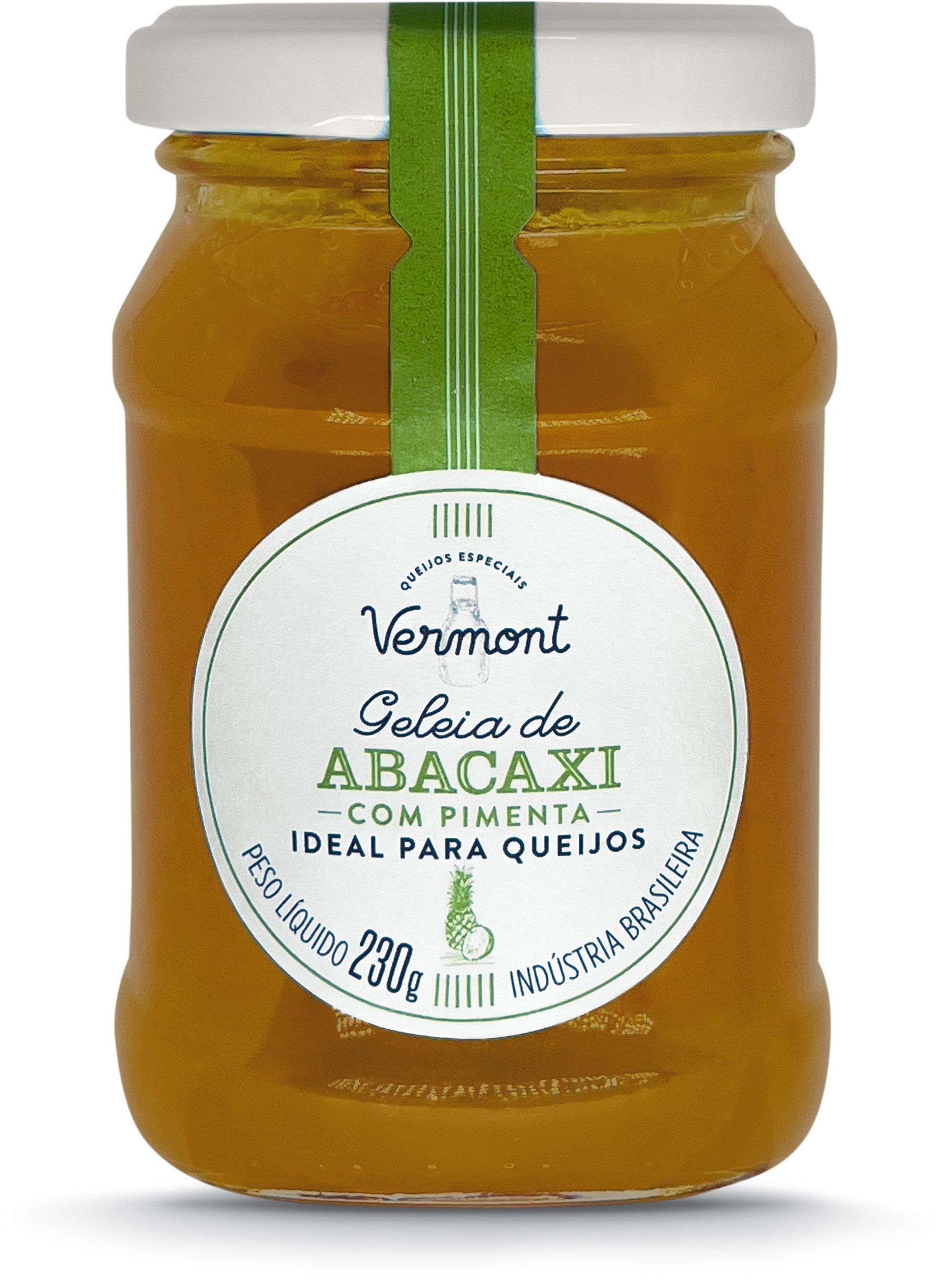 A jar of vermont geleia de abacaxi com pimenta ideal para queijos on a white background.
