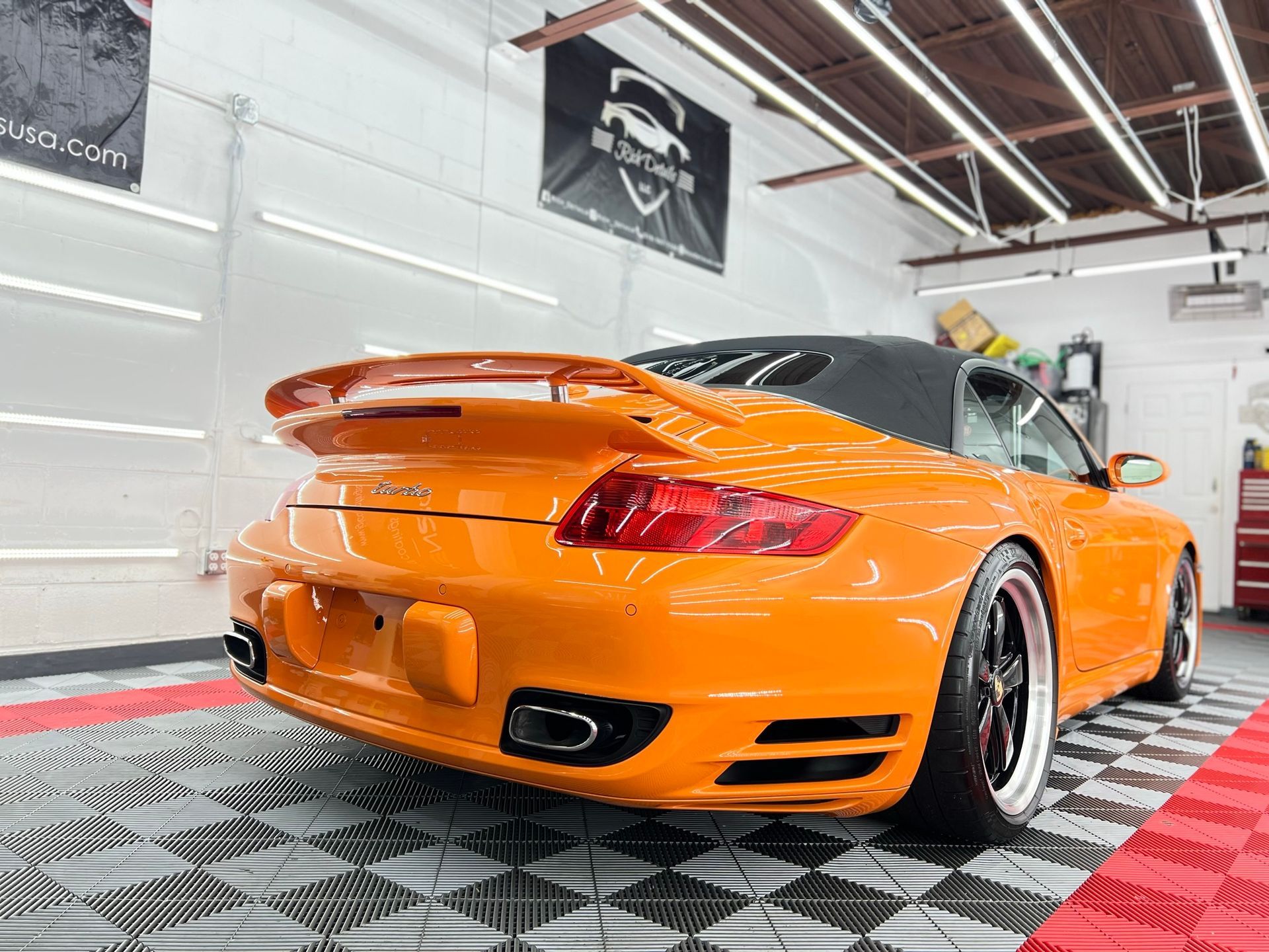 Porsche 911 (997) paint enhancement
