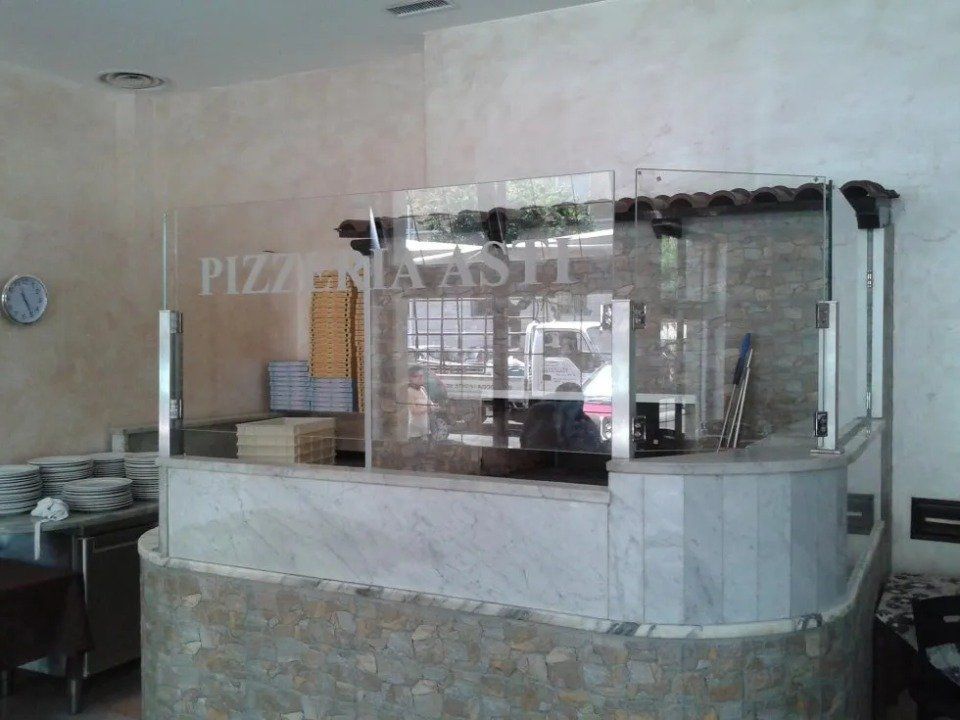 Vetrata interna per pizzeria